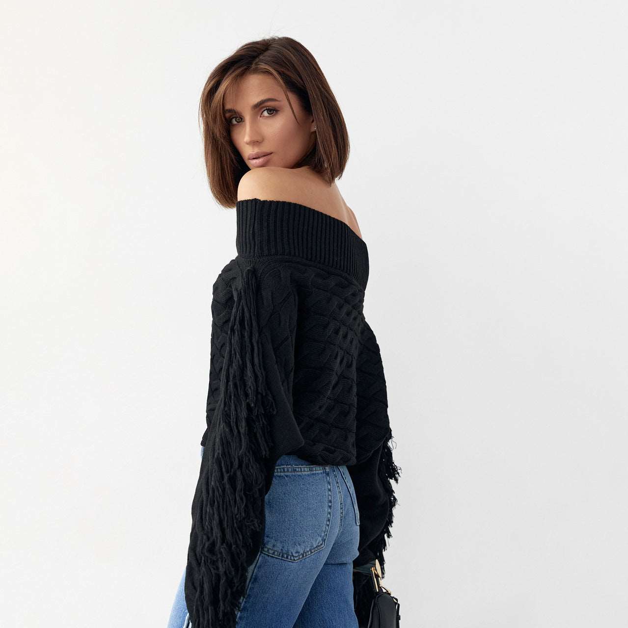 Elegant pure colour women's sweater with woollen tassel design