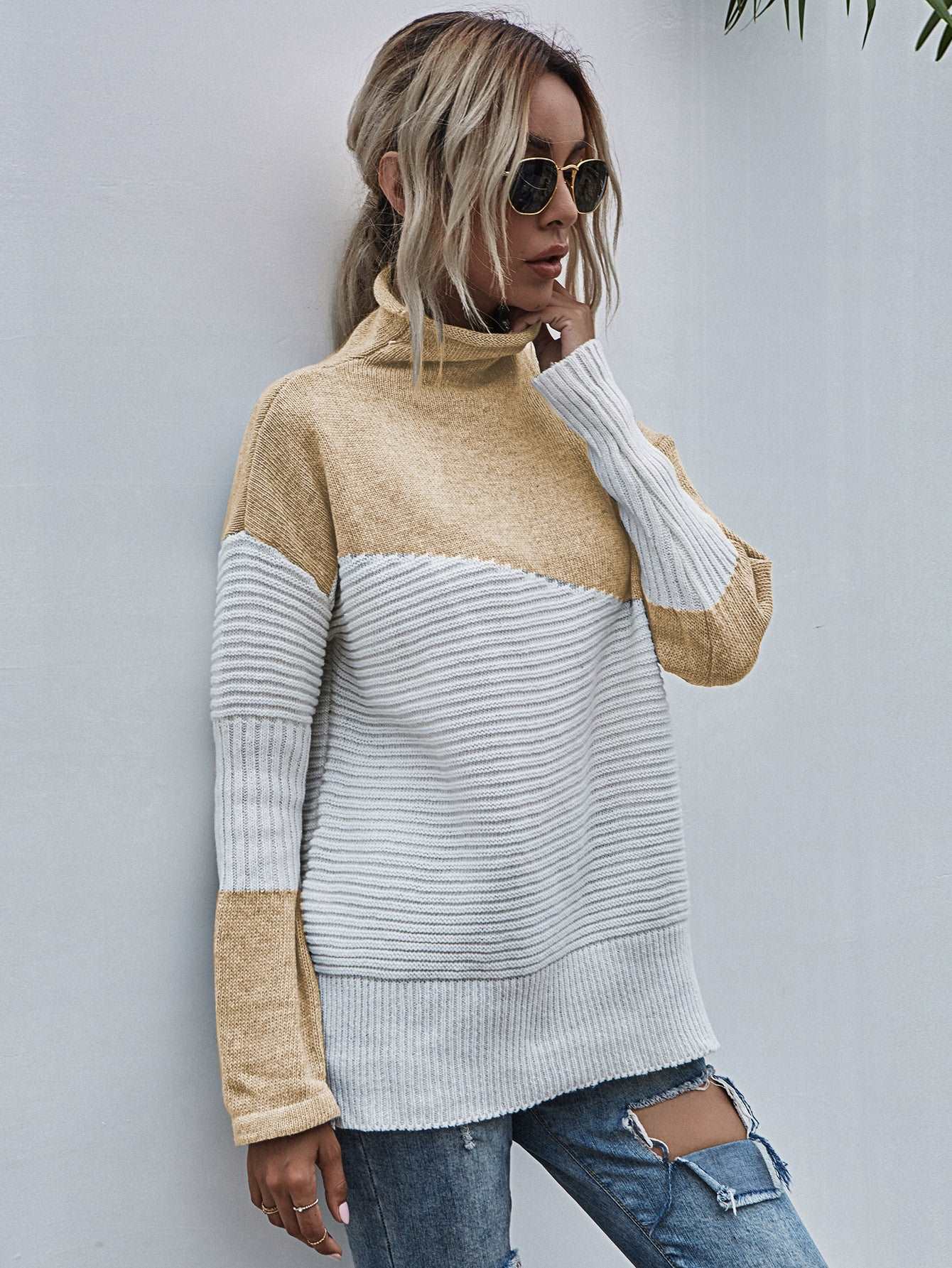 Elegant split colours matching women's sweater