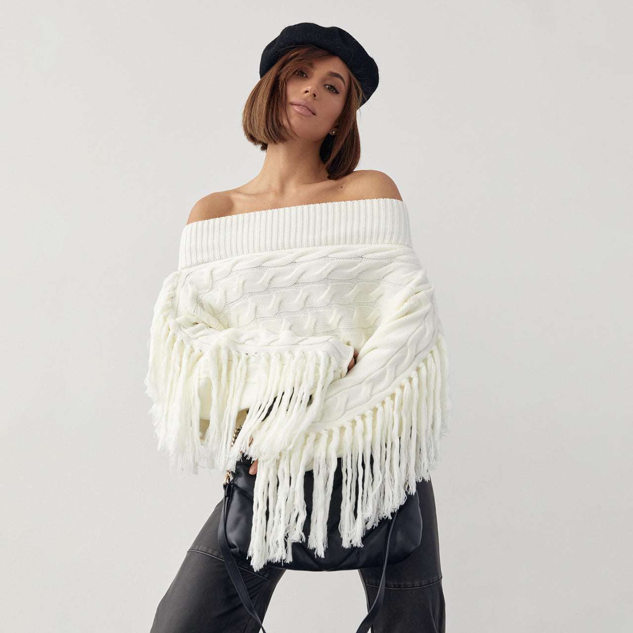 Elegant pure colour women's sweater with woollen tassel design